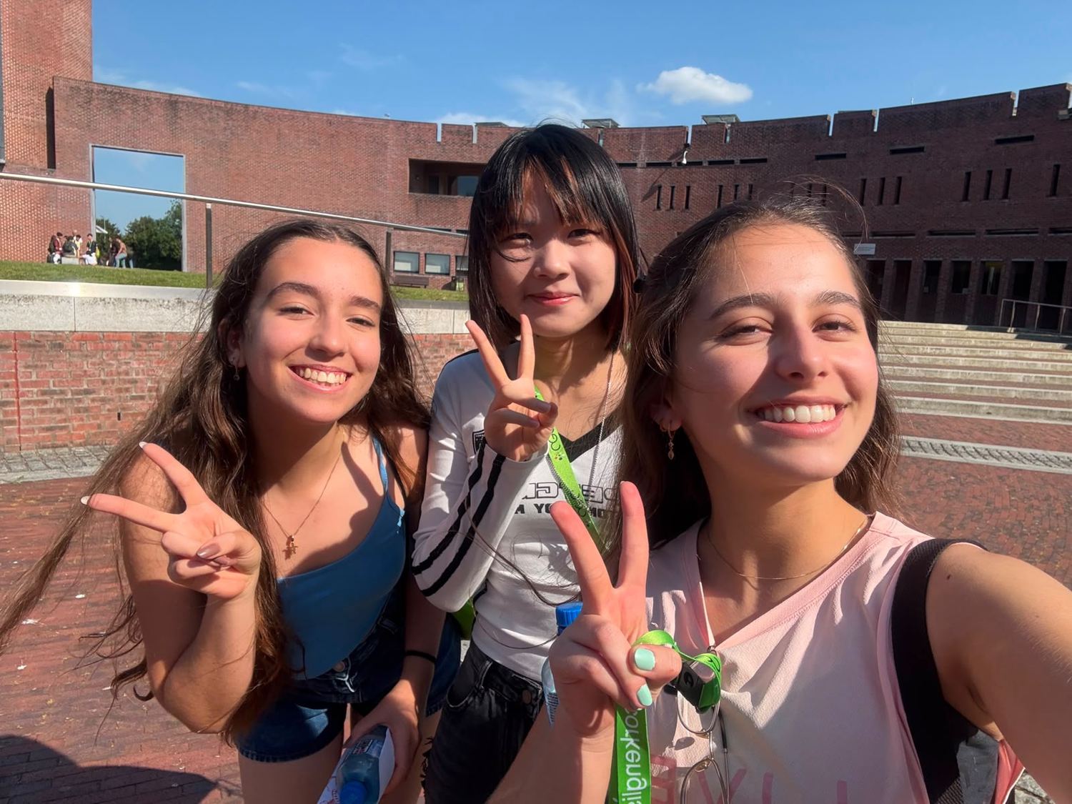 Selfie de estudantes de vários países